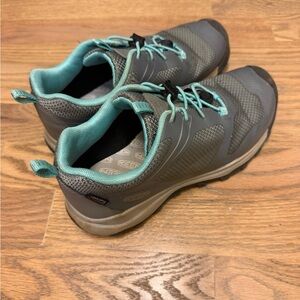 Keen Women's Gray and Teal Athletic Shoes
